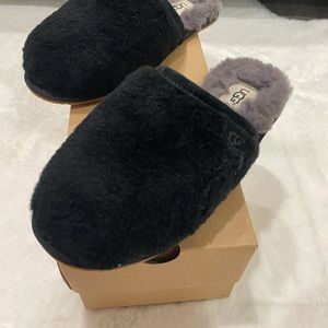 Womens UGG Slippers U.S SIZE 7